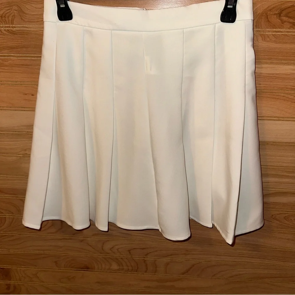 SHEIN White Golf Skirt | Size Small